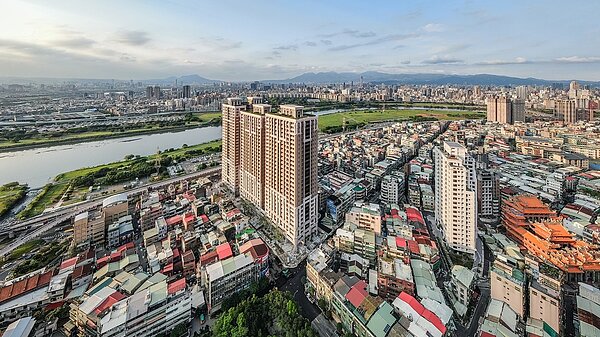 新北市住都中心年後將辦理大陳社區單元3 第一場都更說明會,啟動超過百戶整合。圖/新北市城鄉局