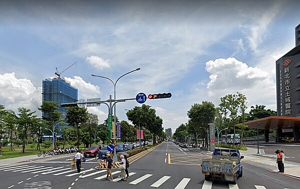 新北市土城區暫緩重劃區,隨著周邊機能漸發展、又有捷運站點及其他建設加持,讓整體房價有不錯支撐力。圖/google map