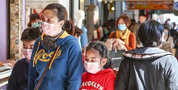 若雇主在員工防疫照顧假期間給付薪資,可加倍減除稅負。圖/中時報系資料照