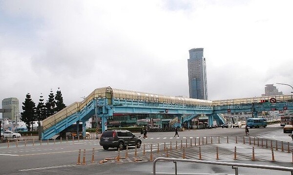 基隆火車站圓環再見,市公車1、2、5、8路線將全部改道。圖/基隆市政府提供