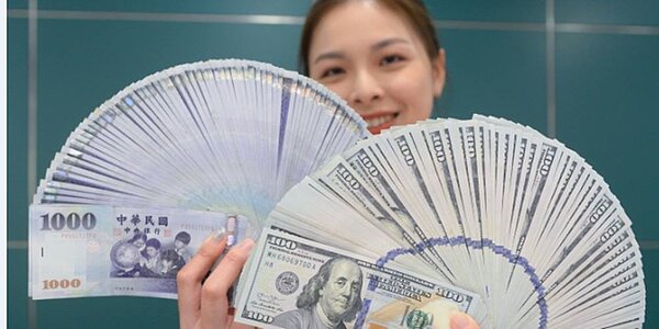 中央銀行公布1月底外匯存底,當月大幅增加115.7億美元、已連續三個月增逾百億美元,餘額來到5,414.81億美元。圖/本報資料照片
