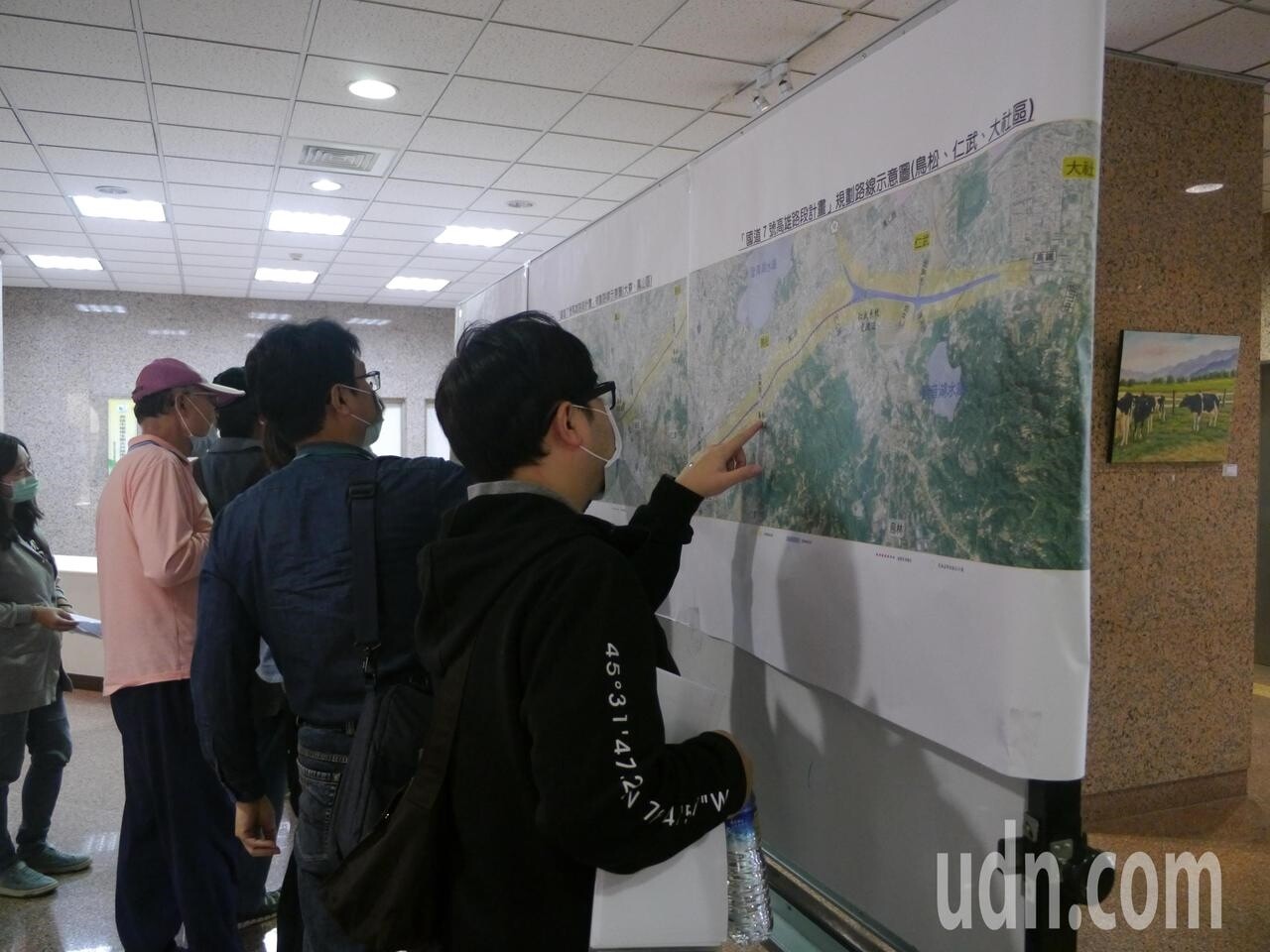 「國道7號高雄路段計畫」進行二階環評，高公局今天在小港南區資源回收廠辦公聽會。記者徐白櫻／攝影