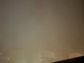 台南空汙嚴重「房子屋頂消失」　居民PO照笑：霧都上線了