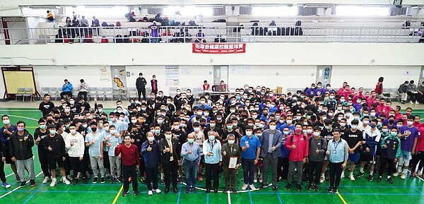 今年拒毒盃籃球賽共有20組優秀隊伍參賽。圖/永慶房屋提供