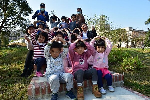 新竹縣近年來因生醫園區、AI智慧園區等產業快速發展,吸引大量外縣市人口移入,去年總人口數已突破57萬人。圖/新竹縣政府提供