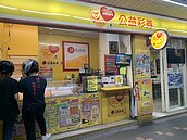 阿伯年花7萬買彩券槓龜　直奔彩券行嗆「內定騙窮人錢」