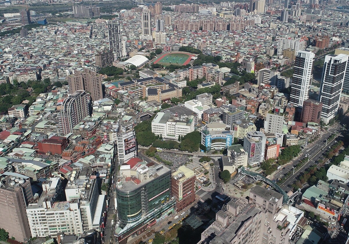 「新北市都市設計及土地使用開發許可審查收費標準」規定,主要是因應過往有建商為了在法定期限內保住建照,而將還需要審查的事項「胡亂」送件。圖/新北市城鄉局