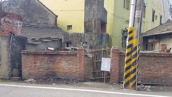 彰化一家日據株式會社欠稅9百餘萬元,行政執行署彰化分署協調解決土地與建物問題,終於在近期清償滯欠的地價稅。圖/行政執行署彰化分署