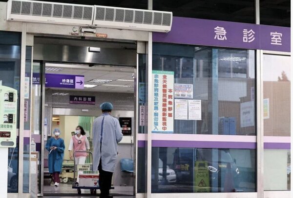 因部桃疫情危機解除，台南市各醫院與照護機構從明天起恢復探親。圖／本報資料照片