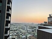 半夜晃很大　氣象局憂強震前兆