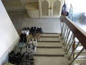 自家門口樓梯推放鞋子雜物恐違規　最高可處20萬