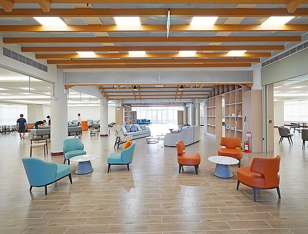 旗津中興市場二樓室內整修後。圖／工程會提供