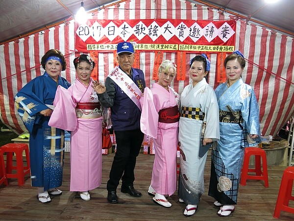 網溪里櫻花季日本歌謠比賽吸引許多里民參與。圖/擷自臺北市鄰里服務網