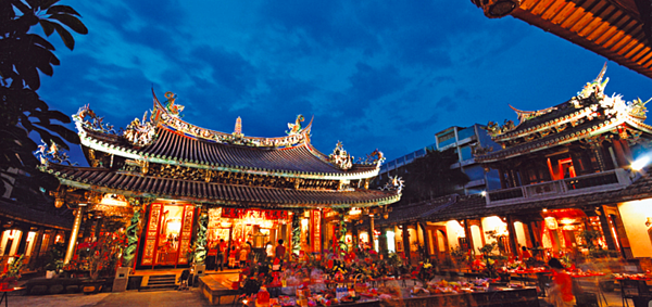 冠軍景點 「台北百大必看景點」評選結果出爐,人氣景點第一名為大龍峒保安宮。圖/引用自保安宮官網