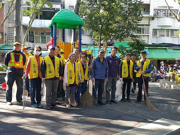 三愛里於年終舉辦大掃除活動。圖／擷取自臺北市鄰里服務網