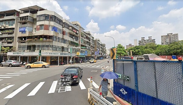 捷運淡水信義線東延段「廣慈/奉天宮站」工程延宕多時。圖/翻攝Google Maps