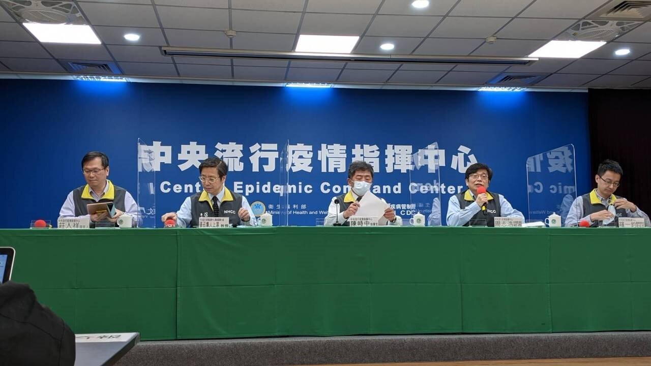 我國新冠疫苗已採購AZ/牛津疫苗1000萬劑、莫德納(Moderna)505萬劑和自COVAX平台談定476萬劑。圖/聯合資料照