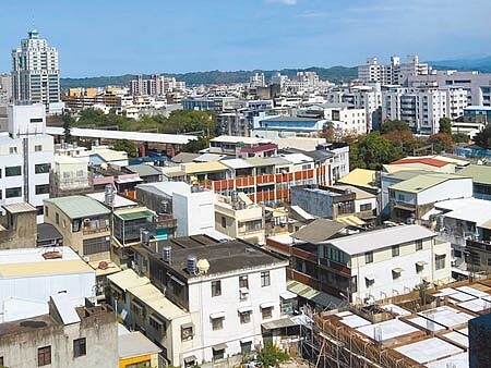 
公寓式住宅逐漸被接受，近年許多建商轉往苗栗縣覓地興建公寓。（何冠嫻攝）
