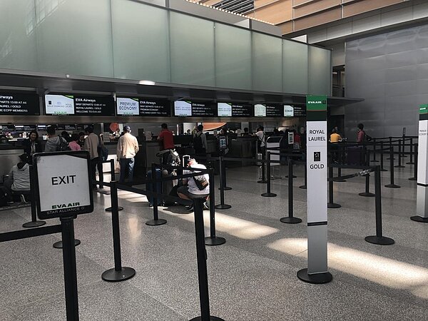 隨著各國疫苗陸續開始施打，國外旅遊有望逐步恢復。 李榮