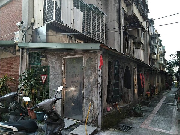 北市中正區水源二、三期整宅,先前卡在居民盼提高容積獎勵、降低回饋,都更延宕10多年。記者林麗玉/攝影