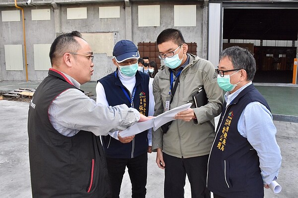 中市經發局邀請相關單位協調晶發工具、久誼公司擴廠計畫。圖/台中經發局提供
