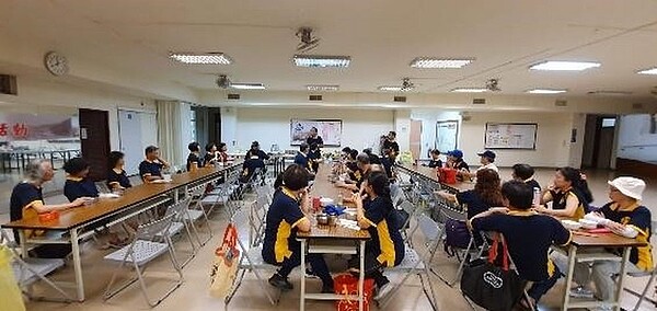 萬美里守望相助隊歲末聚餐。圖/鄧瑞興提供
