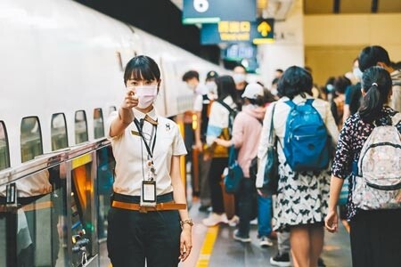 國內疫情趨緩，3月2日起開放雙鐵飲食，同時，恢復高鐵自由座。（本報資料照片）