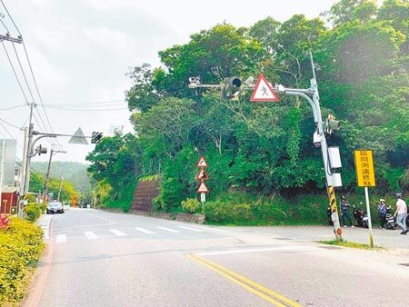 區間測速爆出許多爭議,新北市交大決議暫停新北區間測速執法。(本報資料照片)