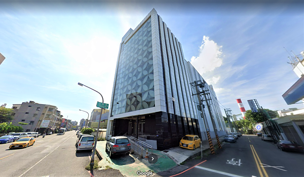位於高雄小港的大八集團總部淪入法拍，歷經8次拍賣終於拍出。取自google