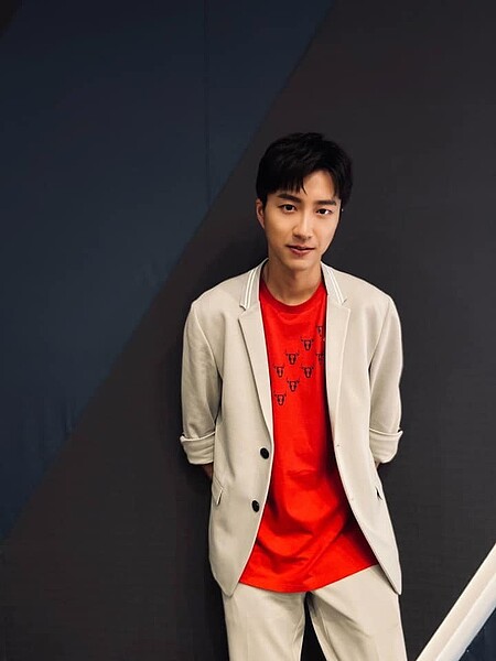 江宏傑昨出席「全明星運動會」開播記者會,親自否認婚變傳聞。圖/摘自臉書