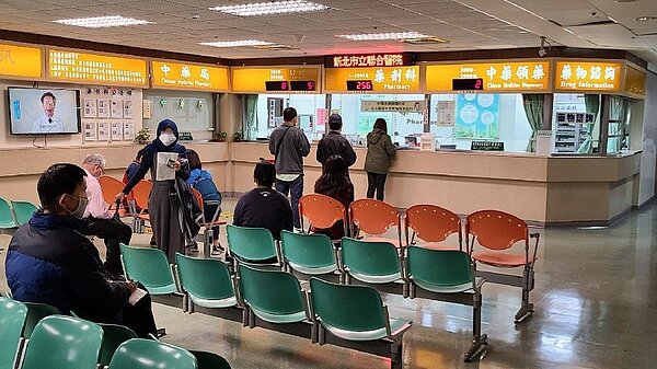 228連假首日新北市大部分醫院皆維持平時週六時段門診。圖/新北市衛生局提供