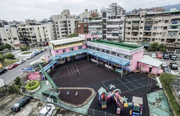 保進幼兒園因蓋在公園預定地上，土地被徵收後，預計明年拆除。圖／翻攝自保進幼兒園官網