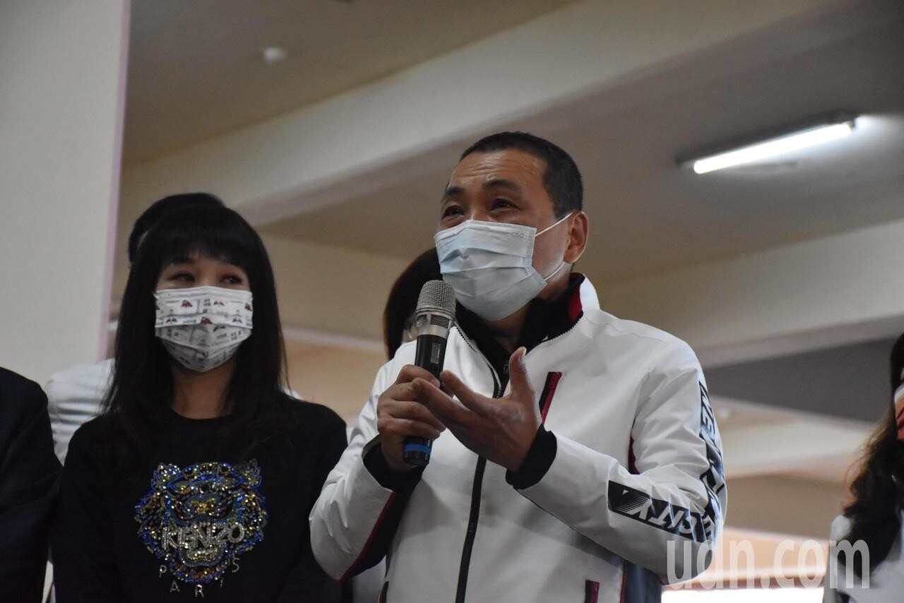新北市長侯友宜表示,柯文哲的想法他都給予尊重,但限制民眾到公有停車場停車,要做好整體性評估,再做強度執法才符合比例原則。記者江婉儀/攝影