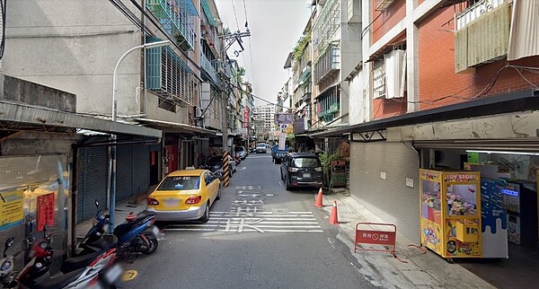 民眾盼新莊天祥街47巷能拓寬,方便行駛。圖/翻攝Google Maps