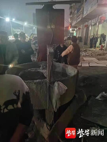 涉事的水泥攪拌機。圖/截自紫牛新聞