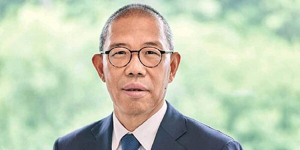農夫山泉董事長鍾睒睒則以5,500億元躍居亞洲首富。圖/自齊魯壹點提供