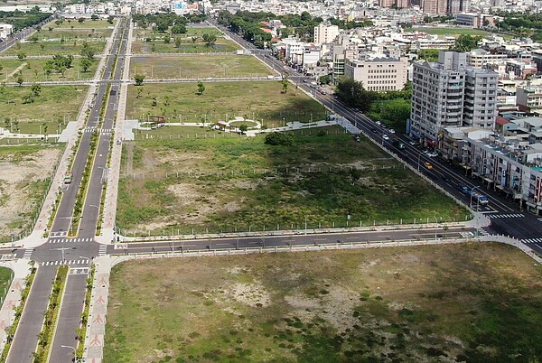 高雄岡山第87期重劃區有「岡山農16」美譽,這次釋出的信義段31號土地,預估又將成搶手貨。圖/高雄市地政局提供