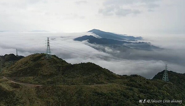 新北市九份山區4日上午出現雲海，空拍高手謝志煌把握機會上山，拍下美景令人讚嘆。圖／謝志煌提供