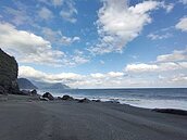 美麗「南澳神秘沙灘」禁兩年半　終於宣布解禁水域活動