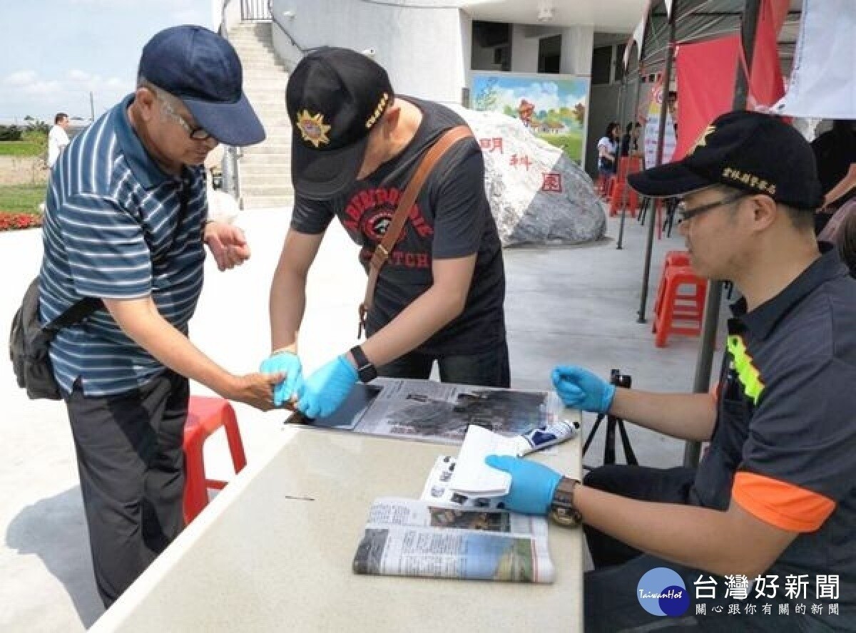 雲林縣警局除強化長者及身心障礙人士指紋捺印建檔外，更積極對已報案失蹤人口迄今仍未尋獲之家屬採集DNA，送法務部法醫研究所資料庫比對。圖／台灣好新聞