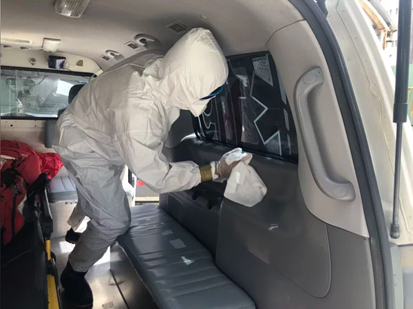 不滿政府有意規劃部分災害準備金作為消防員防疫津貼的經費來源,消防工作權益促進會發出聲明批評,此舉不是移緩濟急,而是剜肉補瘡。圖/聯合報系資料照