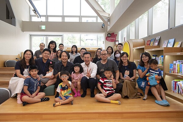 市長林智堅與早療兒家長面對面交流。圖/新竹市政府提供