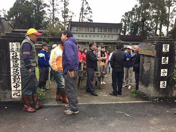 員山鄉雙連埤生態教室為地方耆老與民眾集資興建，如今居民變得不能使用，與承租單位引發衝突。圖／翻攝自員山鄉公所臉書