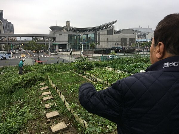 中南里快樂農場,此區即將在近年改建為通往國家生技園區的隧道。