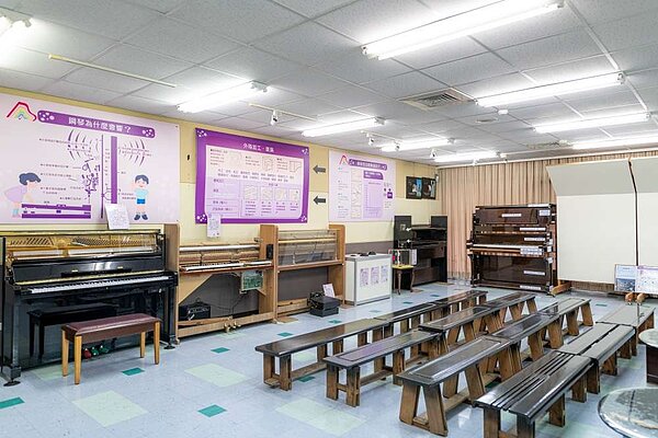 「東和音樂體驗館」於民國96年成立以來,結合木工、音樂及環保等層面,成為全台唯一取得環境教育設施認證的環保音樂觀光工廠。圖/桃園市政府提供