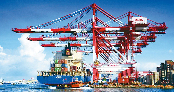 財政部9日公布2月出口277.9億美元，是歷年同期最佳，年增9.7％，出口連八紅。 圖／聯合報系資料照