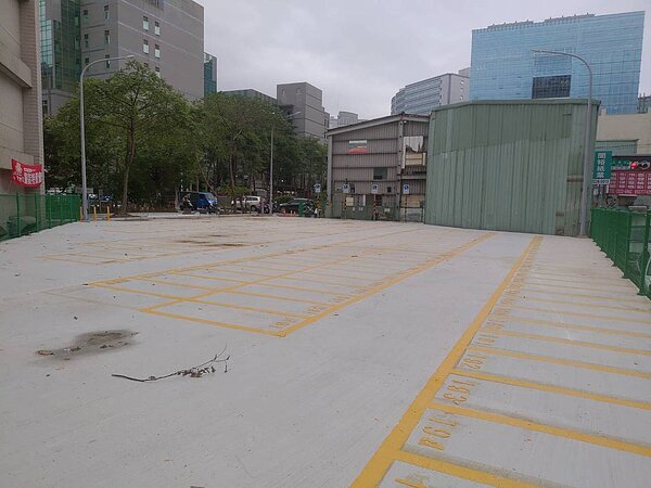 新北環狀線中原站旁增設200個機車停車位讓民眾免費使用。圖/江永昌團隊提供