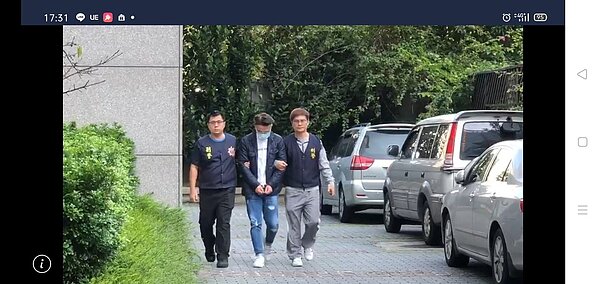 警方逮捕涉嫌侵吞客戶3億元的周姓銀行理專。記者廖炳棋/翻攝