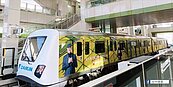 中捷今才試營運　列車廣告「再好看些」先成焦點