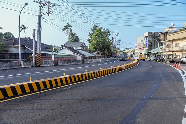 大豐路四段筱雲山莊段道路拓寬通車。圖／台中市建設局提供